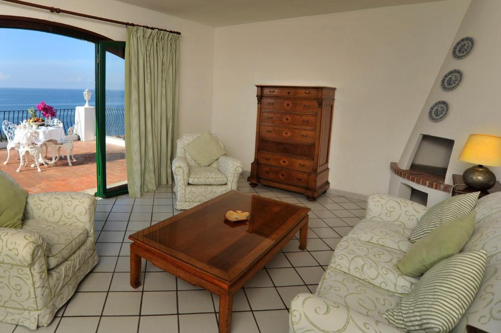 Punta Rossa 4*